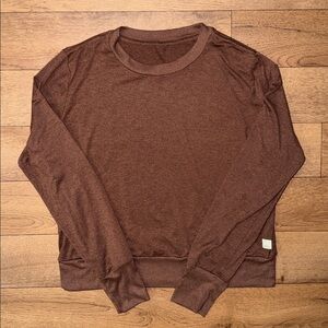 Vuori Size Medium Daydream Crew Long Sleeve Top Brown Lightweight Soft Workout